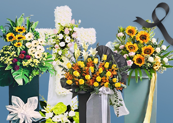 Image 79: wreaths-stand-free-design