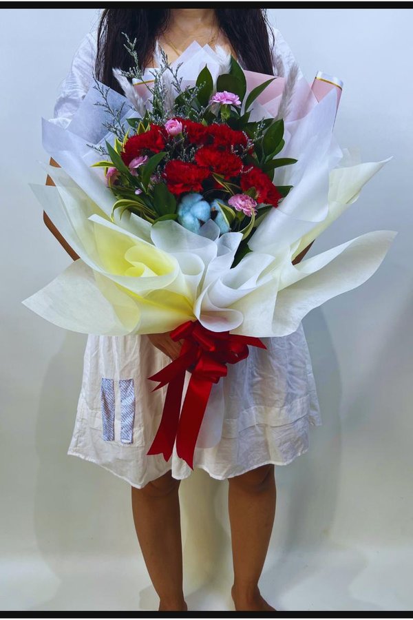 Queen of Hearts Floral Tribute Queen of Hearts Floral Tribute
