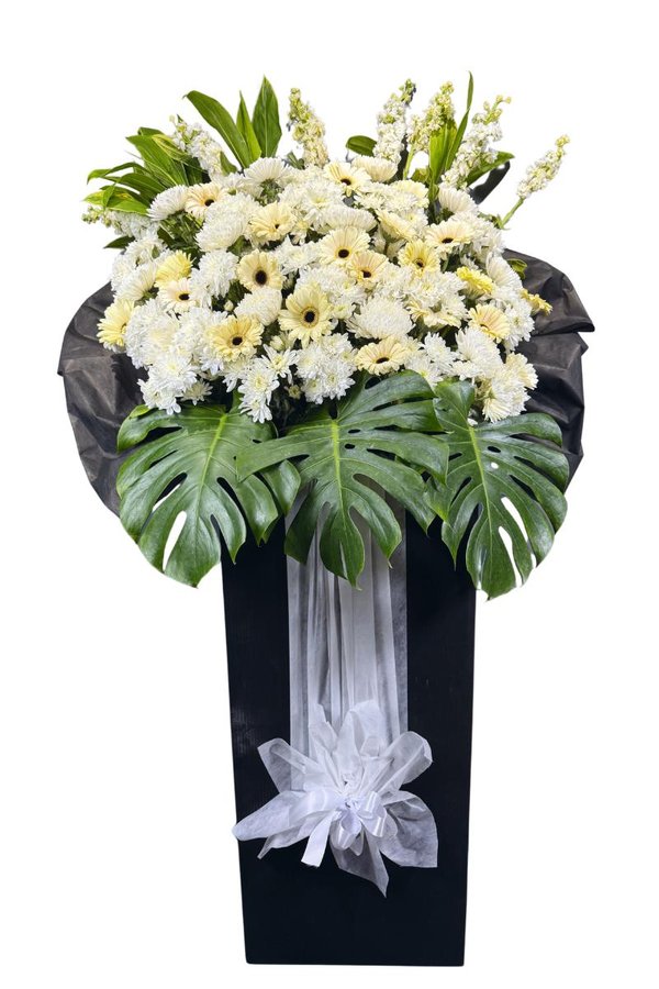 Image 26: Peace & Love Funeral Wreath